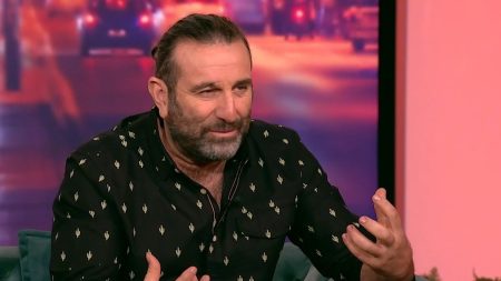 Ηλίας Βαλάσης: «Δαγκώνω χωρίς να γαβγίσω, έχω αλλάξει συμπεριφορά λόγω των πολλών θανάτων γύρω μου»