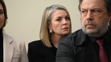 Να Μ’ Αγαπάς: Η Ζωή υποχρεώνει τον Θεόφιλο και την Εβίτα να κάνουν τεστ DNA