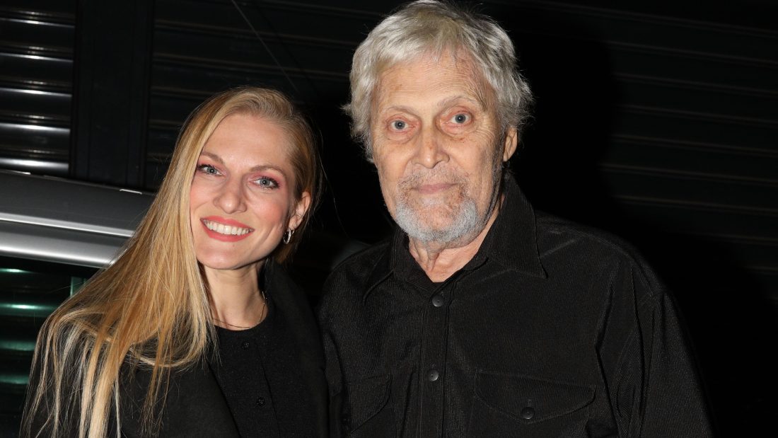 Σάρα Εσκενάζυ, Αλμπέρτο Εσκενάζυ