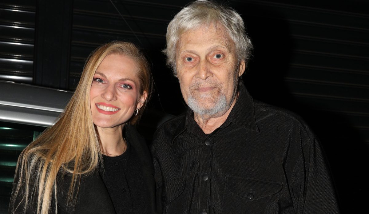 Σάρα Εσκενάζυ, Αλμπέρτο Εσκενάζυ