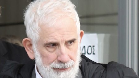 Πέτρος Φιλιππίδης