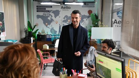 Τρομεροί Γονείς: Ο Ιωάννης Παπαζήσης αναστατώνει την οικογένεια Στεφανίδη