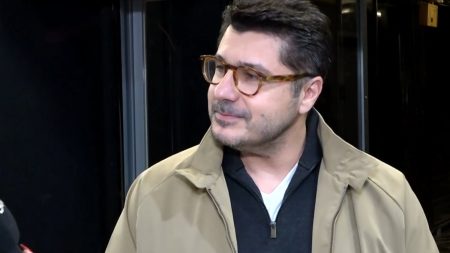 Λάμπρος Κωνσταντάρας