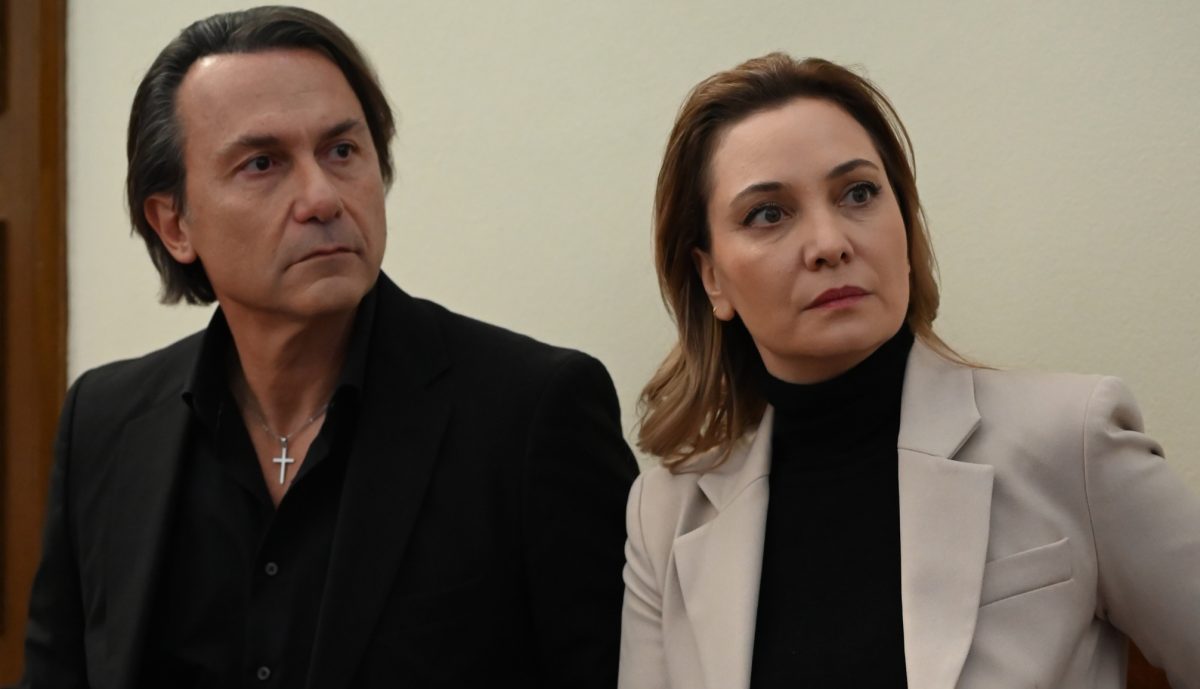 Να μ' αγαπάς