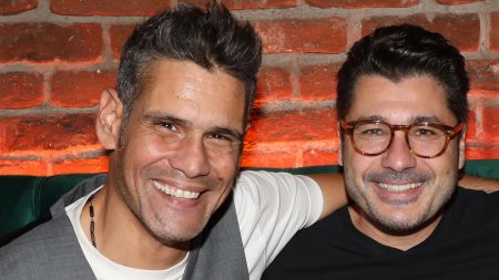 Δημήτρης Ουγγαρέζος, Λάμπρος Κωνσταντάρας