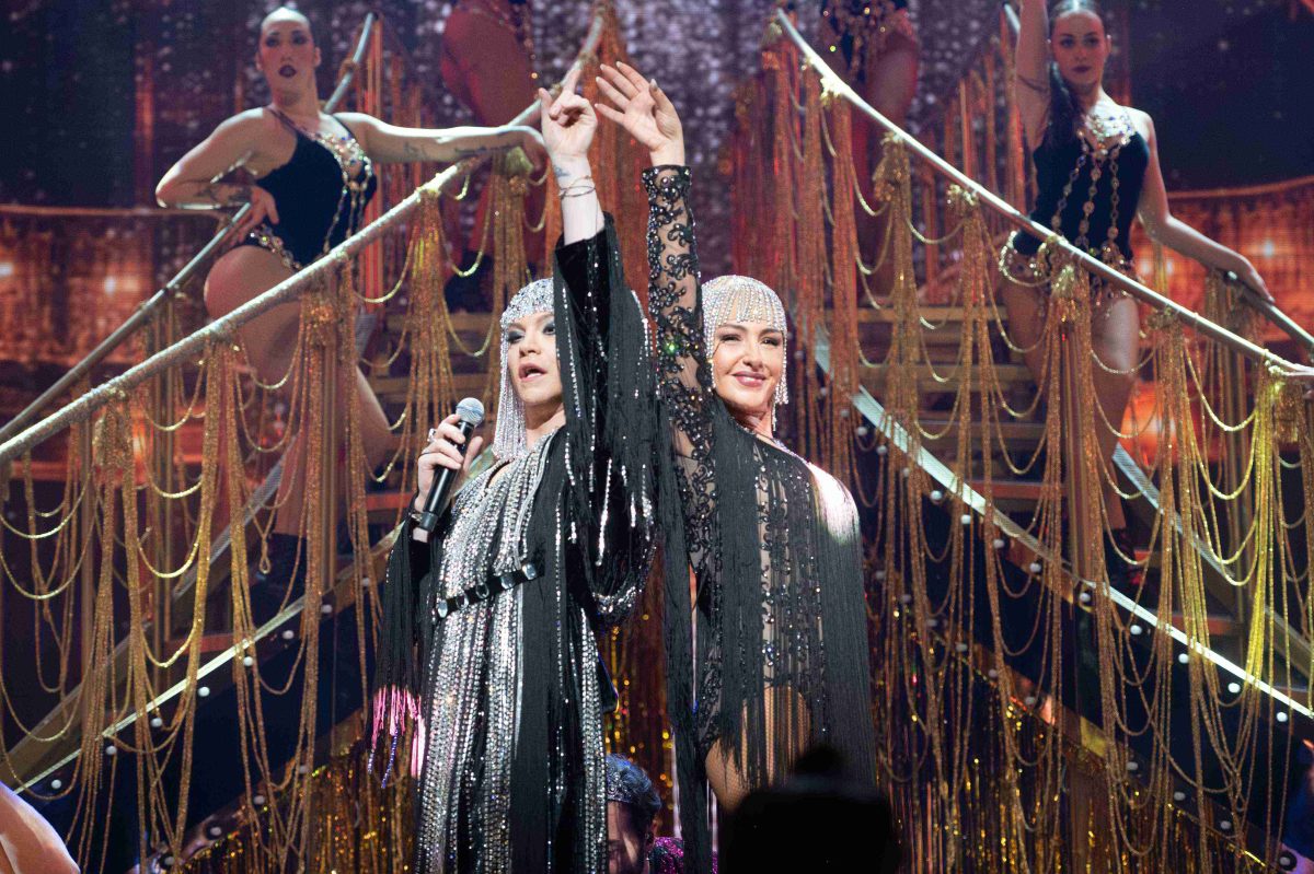 Τάκης Ζαχαράτος, Έλενα Παπαρίζου