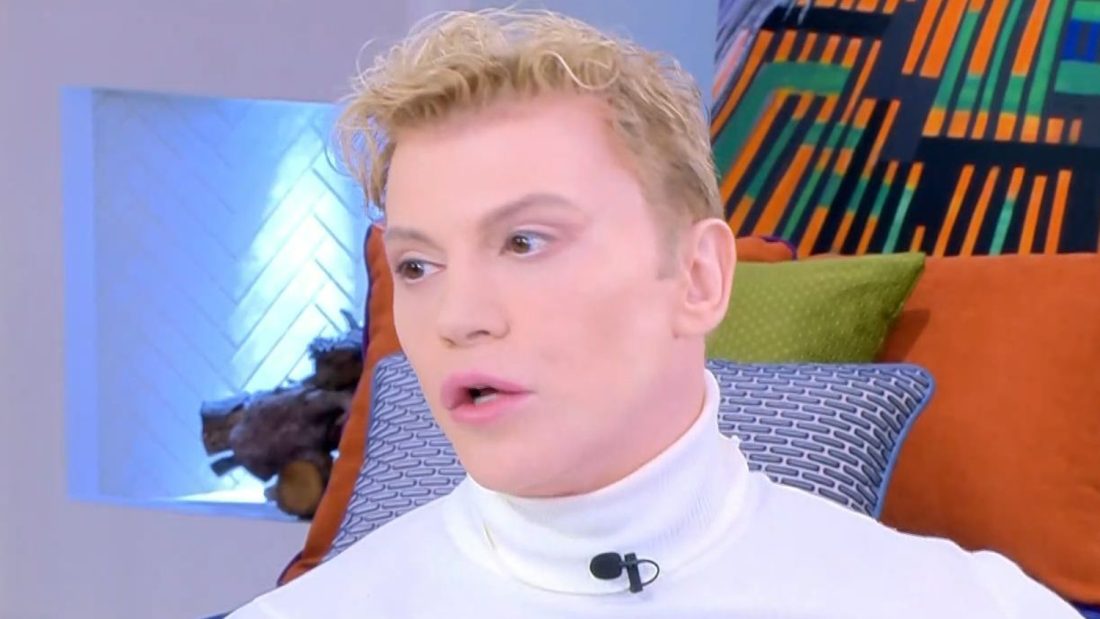 Τάκης Ζαχαράτος