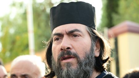 Πατήρ Αντώνιος