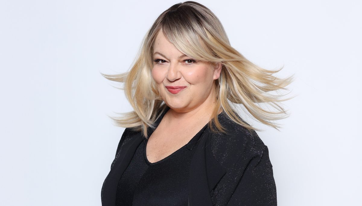 Εκτός σχεδίου, Φωτεινή Μπαξεβάνη