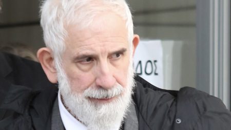 Πέτρος Φιλιππίδης