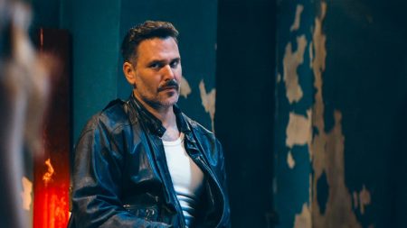 Γιατί ρε Πατέρα: Ο Ζαμαγιάς μεταφέρει τους ομήρους σε μία αποθήκη