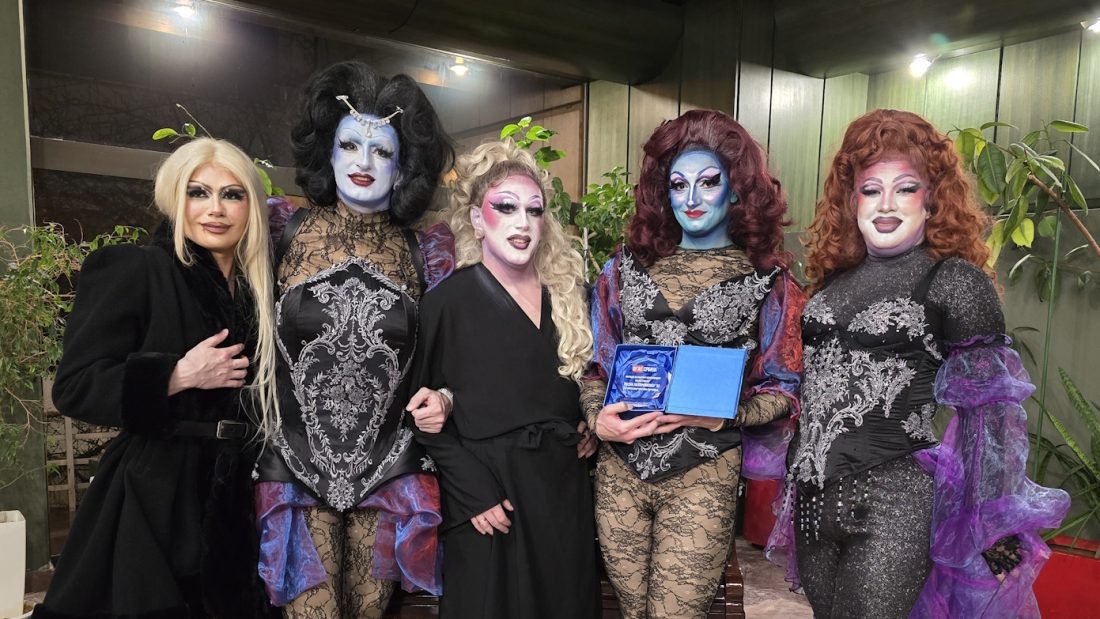 Eurovision 2026: Αυτό είναι το drag συγκρότημα με τα ελληνικά ονόματα που διεκδικεί την εκπροσώπηση στη Σερβία – Αντιδράσεις από συντηρητικούς κύκλους