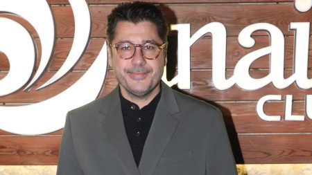 Λάμπρος Κωνσταντάρας