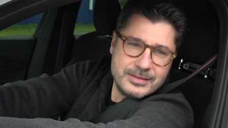 Λάμπρος Κωνσταντάρας