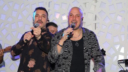 Άκης Δείξιμος, Κώστας Δόξας