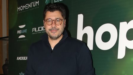 Λάμπρος Κωνσταντάρας