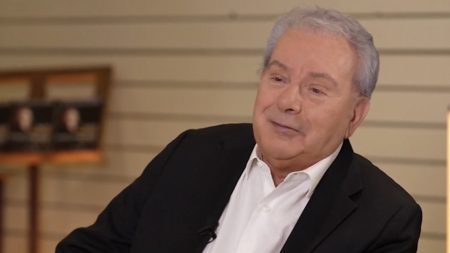 Μανώλης Μητσιάς