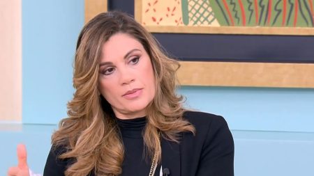 Άννα Μαρία Παπαχαραλάμπους