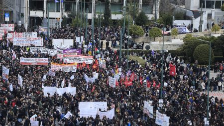 Τέμπη: Μεγάλο συλλαλητήριο στην Αθήνα, κινητοποιήσεις σε όλες τις πόλεις – Λεπτό προς λεπτό όλες οι εξελίξεις