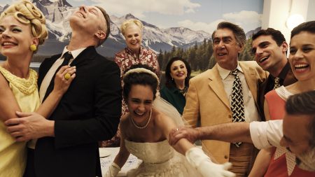 Τζένη Τζένη: Οι πρώτες φωτογραφίες από τη νέα παράσταση του Νίκου Καραθάνου στο Δημοτικό Θέατρο Πειραιά