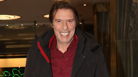 Στράτος Τζώρτζογλου