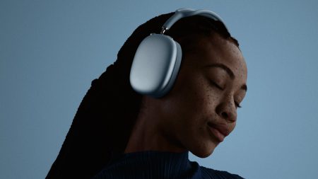 Apple: Ανακοινώθηκαν τα AirPods Max 2 με H2 chip και κορυφαίο Noise Cancellation