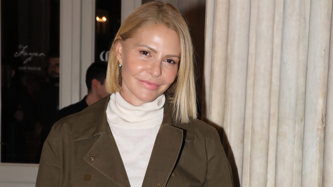 Τζένη Μπαλατσινού: «Μετά το διαζύγιο άλλαξε ο τρόπος που με έβλεπαν ακόμα και στη δουλειά μου, έπρεπε να ξανασυστηθώ»