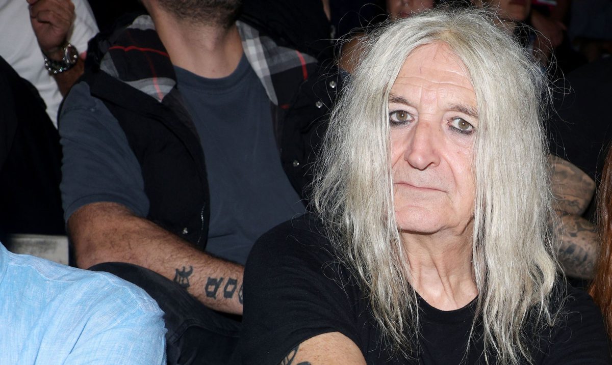 Νίκος Καρβέλας