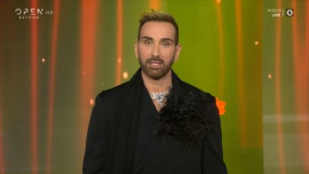 J2US – Νίκος Κοκλώνης για Μαρινέλλα: «Δεν σε αποχαιρετάμε, αφήνουμε απλώς να γίνει η φωνή σου ουρανός»