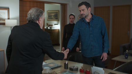 Μια Νύχτα Μόνο: Ο Σταύρος κινείται παρασκηνιακά πίσω από την πλάτη του Οδυσσέα