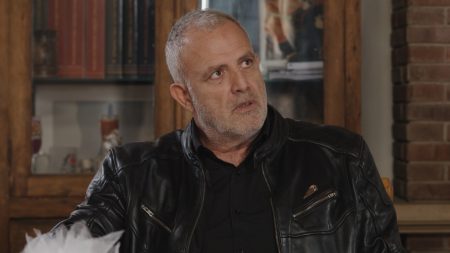 Πασχάλης Τσαρούχας