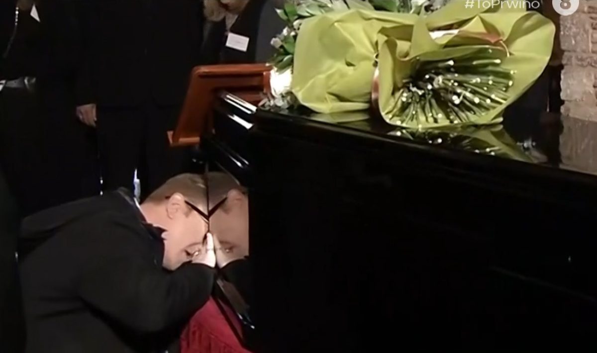 Τάκης Ζαχαράτος