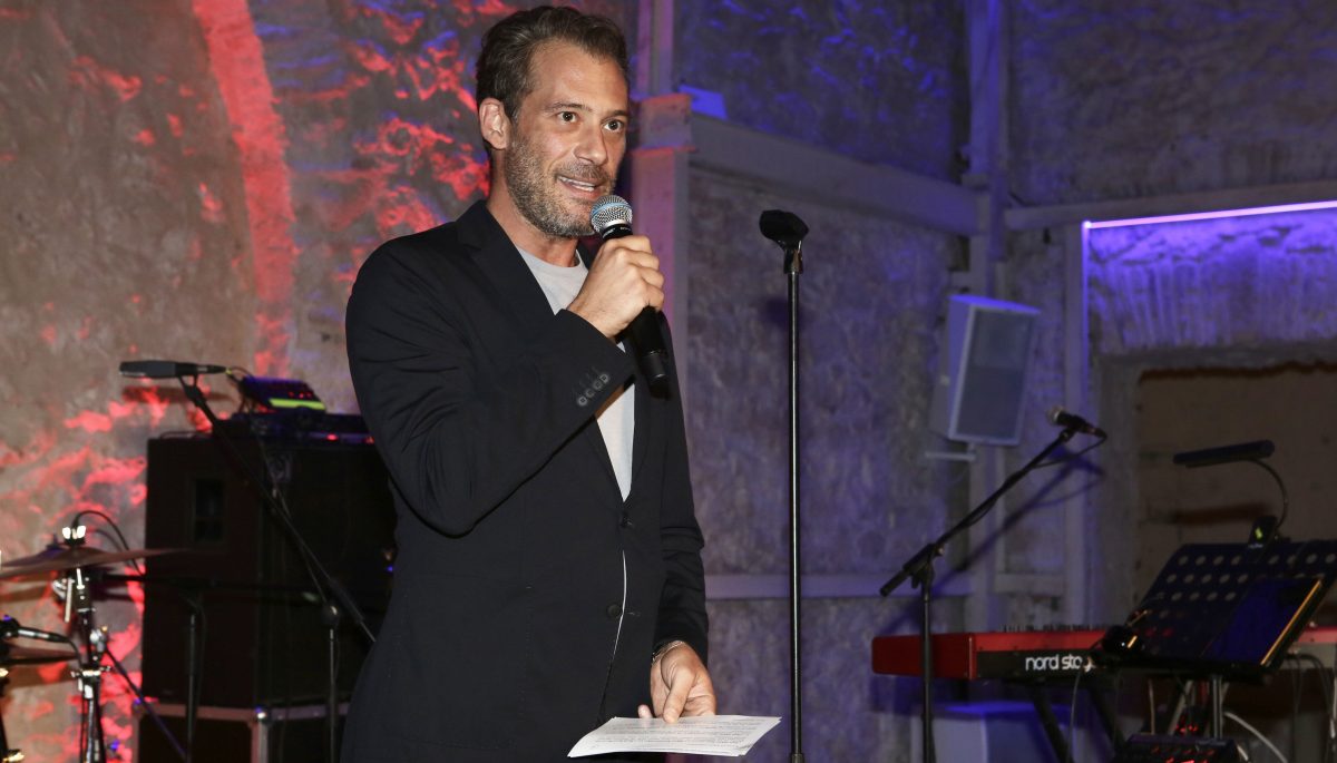 Αντίνοος Αλμπάνης