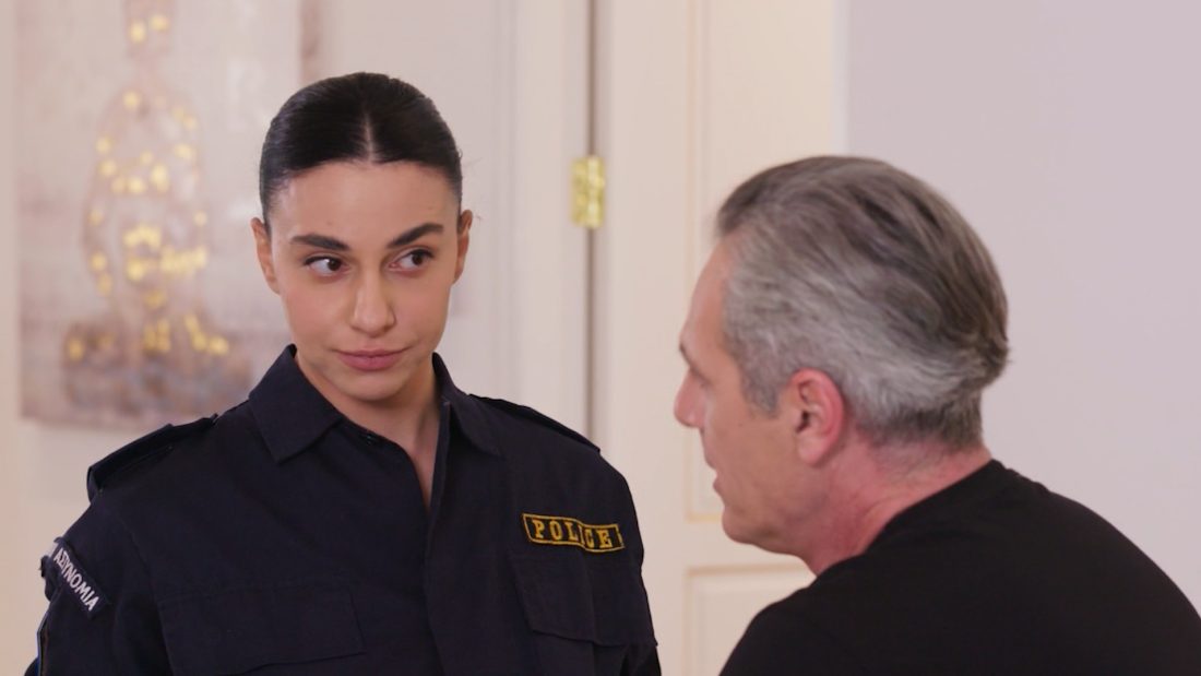 Γη της Ελιάς: Ο Κωνσταντίνος λύνει την παρεξήγηση με τη Φρύνη