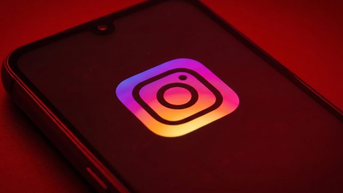 Instagram: «Τέλος» στα reposts