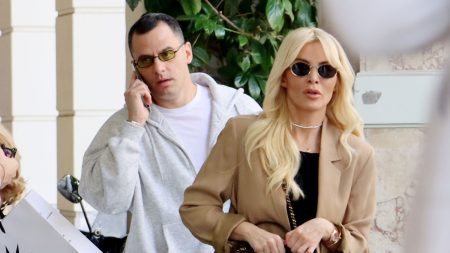 Κατερίνα Καινούργιου: Οι νέες φωτογραφίες του Παναγιώτη Κουτσουμπή μέσα από το μαιευτήριο