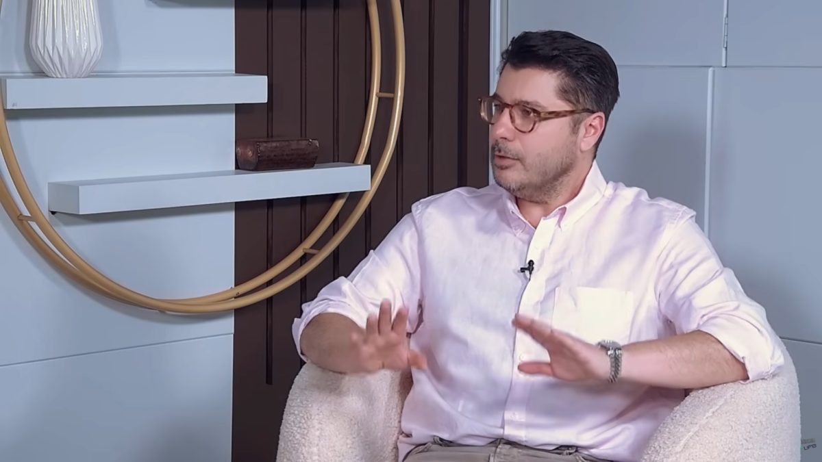 Λάμπρος Κωνσταντάρας