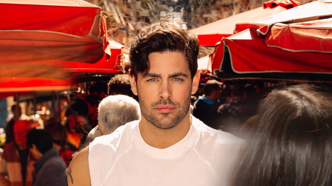 Ο Κώστας Μαρτάκης παρουσιάζει το music video για «Το Σ’ αγαπώ» του