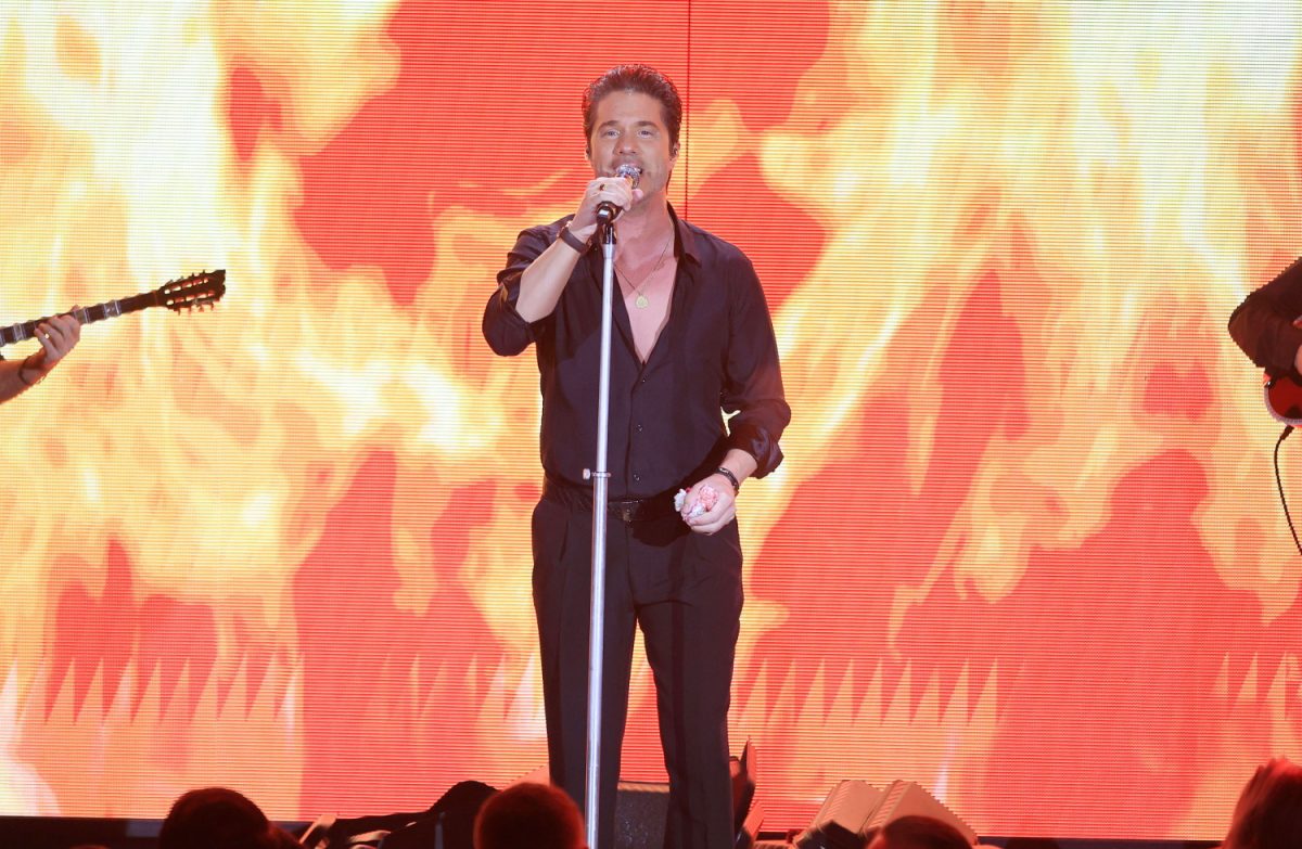 Νίκος Οικονομόπουλος