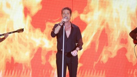 Νίκος Οικονομόπουλος