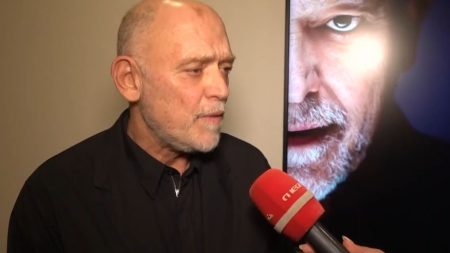 Στέλιος Παρλιάρος