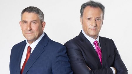 Άκης Παυλόπουλος, Δημήτρης Οικονόμου