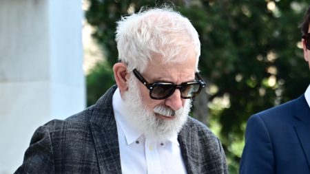 Πέτρος Φιλιππίδης