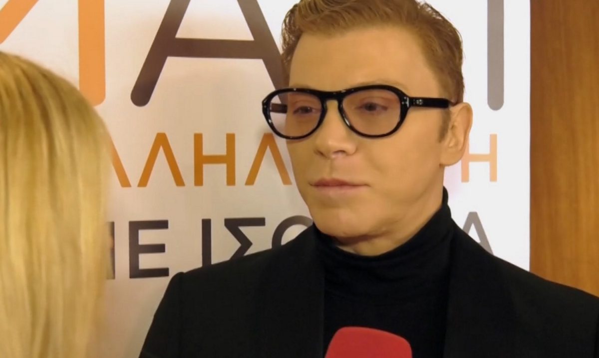 Τάκης Ζαχαράτος