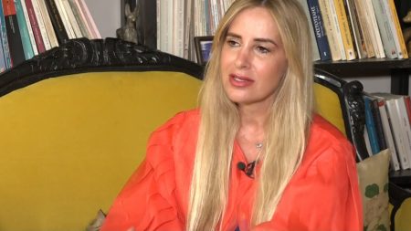 Τζούλη Αγοράκη