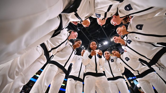 apple-tv-the-dynasty-uconn-huskies