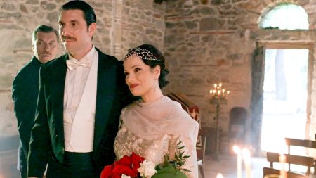 Grand Hotel: Η Κυβέλη και ο Ρήγας φτάνουν στο ξενοδοχείο ως παντρεμένο ζευγάρι
