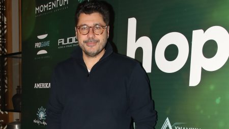 Λάμπρος Κωνσταντάρας – Η συγκινητική φωτογραφία με τον πατέρα του: «Τα ίδια λέγαμε πάντα, αλλά ήταν μια τέλεια ρουτίνα»