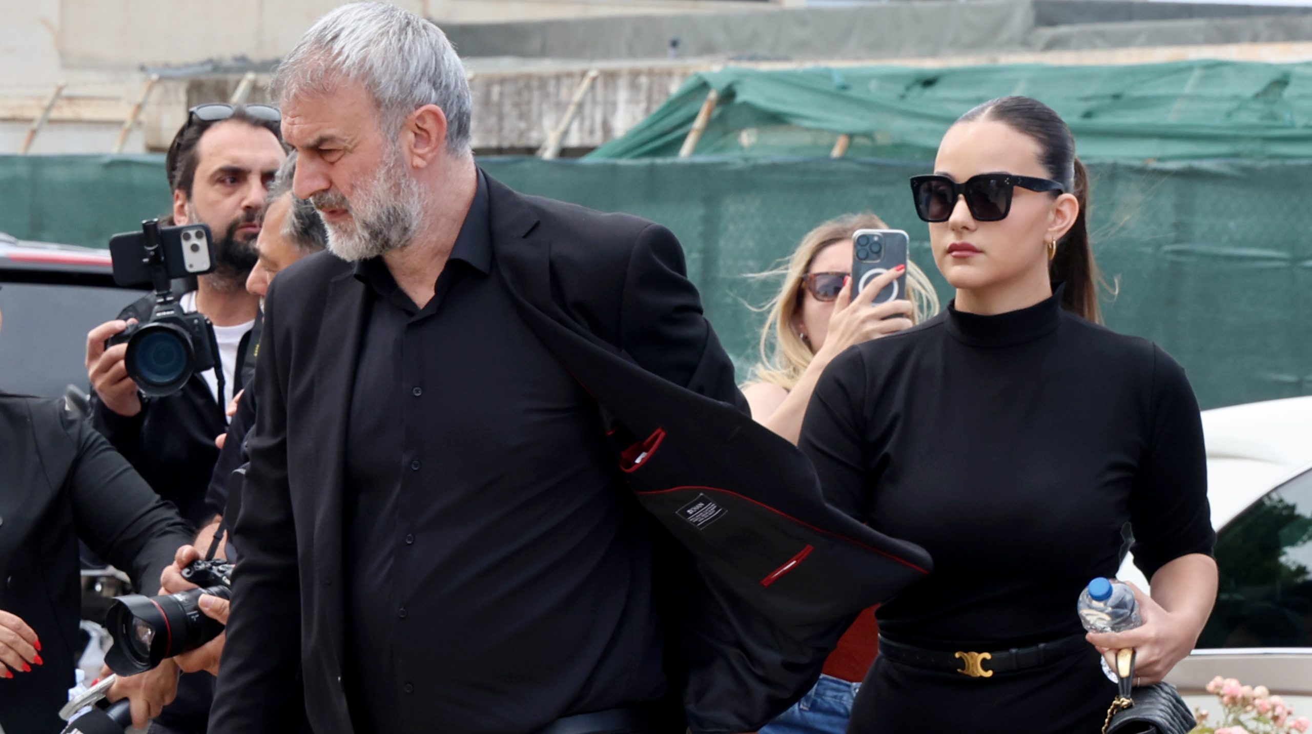 Τραϊανός Δέλλας, Βικτώρια Δέλλα