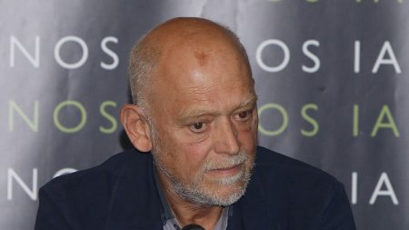 Στέλιος Παρλιάρος